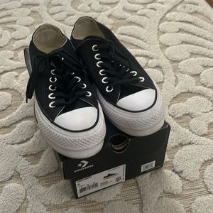 Like new Converse shoes